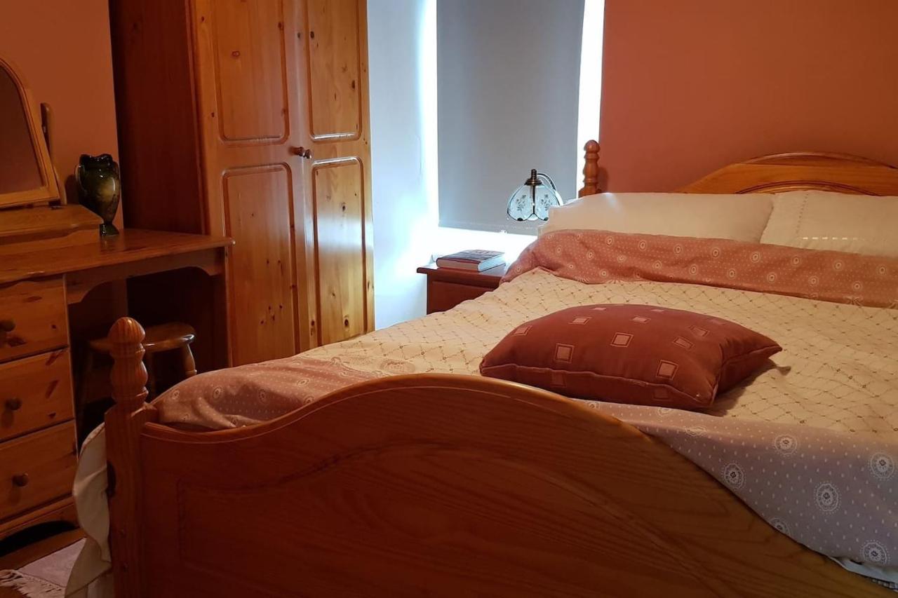 바나게르 Cosy Townhouse On The Hill In Ireland 빌라 외부 사진