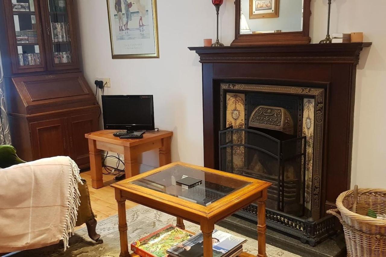 바나게르 Cosy Townhouse On The Hill In Ireland 빌라 외부 사진