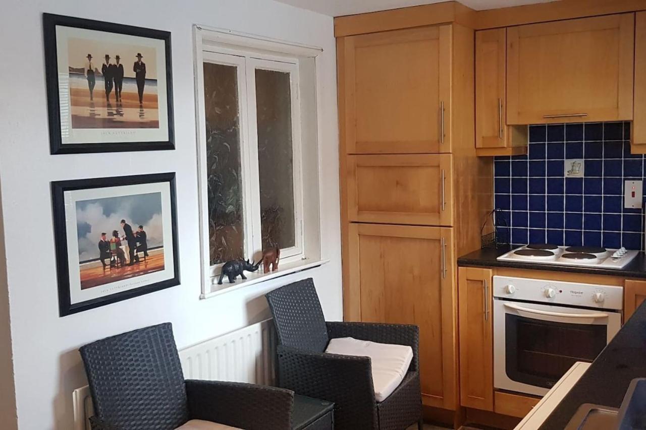 바나게르 Cosy Townhouse On The Hill In Ireland 빌라 외부 사진